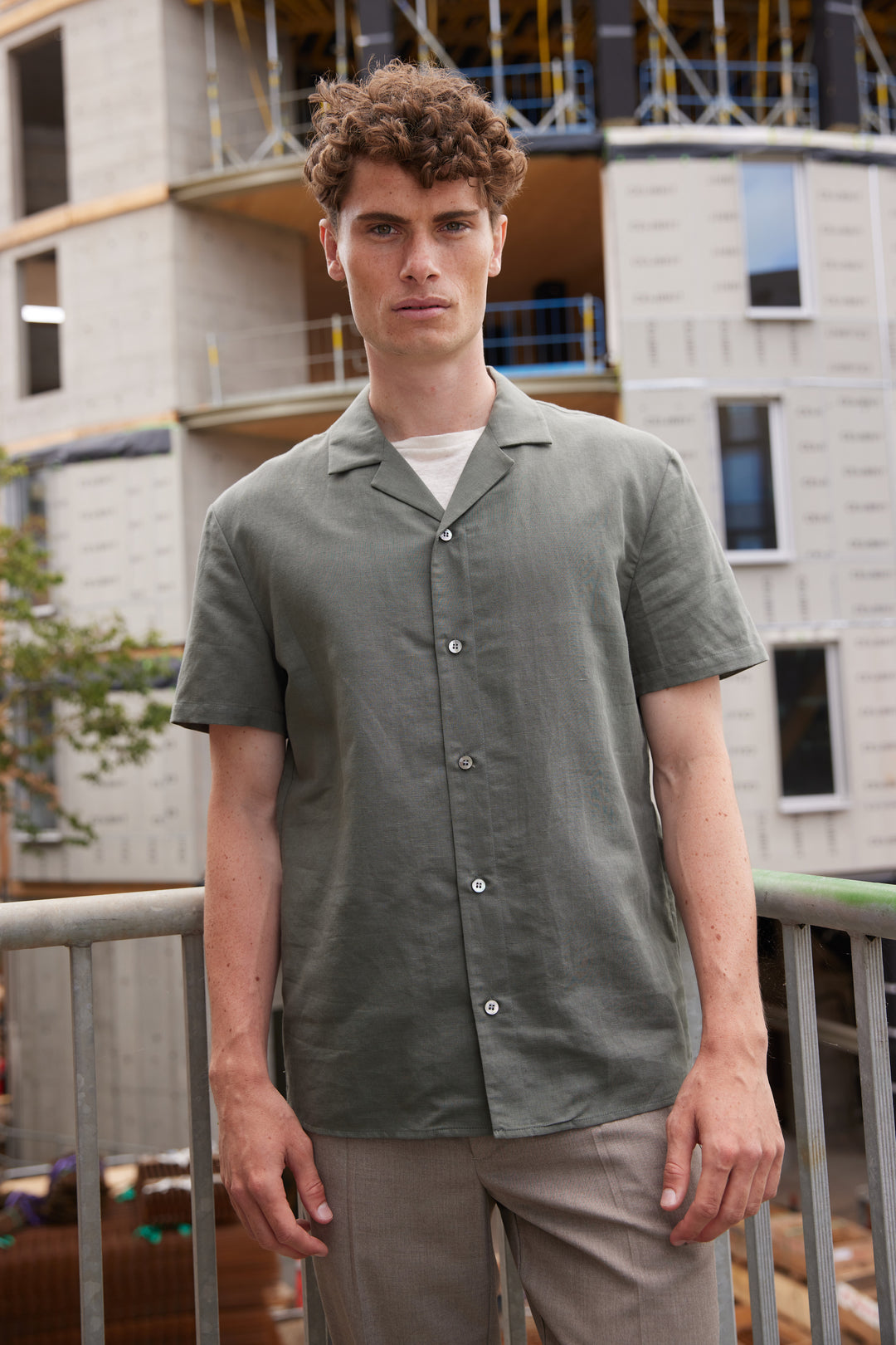 Bruuns Bazaar Men LinowBBHomer ss shirt Shirts Frosty Spruce