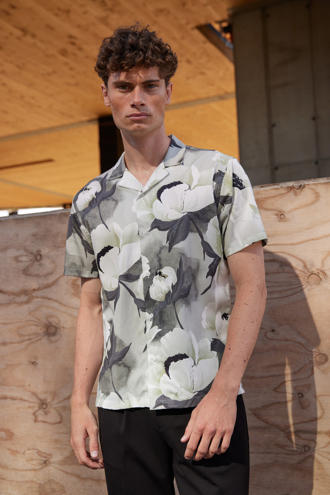 Bruuns Bazaar Men VanBBHomer AOP shirt Shirts Big Flower