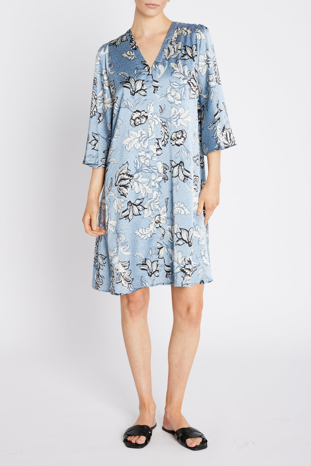 AcaciaBBMajlyas dress - Dusty blue flower print BRUUNSBAZAAR.COM AcaciaBBMajlyas dress - Dusty blue flower print BRUUNSBAZAAR.COM