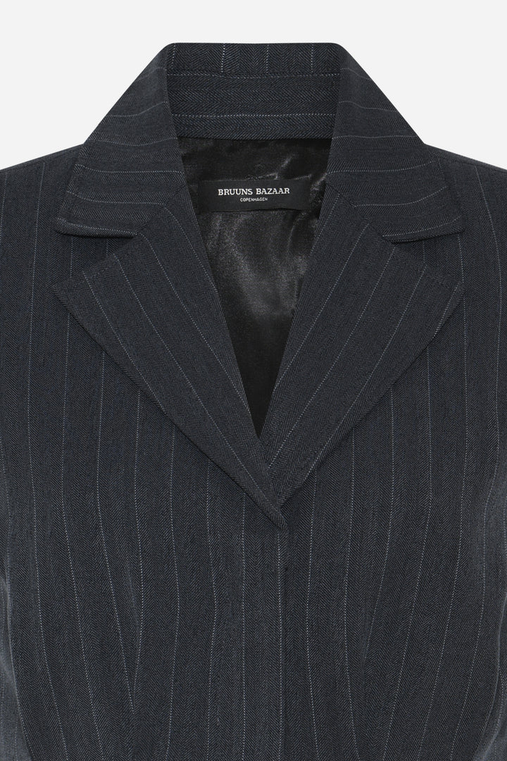 Bruuns Bazaar Women ApricotBBUrwa waistcoat Shirts Herringbone blue pin stripe