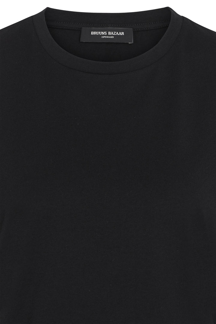Bruuns Bazaar Women CarlaBBBasic tee T-shirts Black